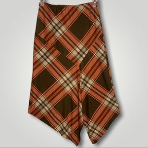 Plaid pattern skirt